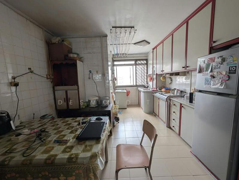 897 Tampines Street 81, 897 Tampines Street 81, Pasir Ris / Tampines, 3 Bedrooms, 1,119 sqft, HDB Flat For Sale, by Desmond Tan, 500287723 - Kitchen - PropertyGuru.com.sg