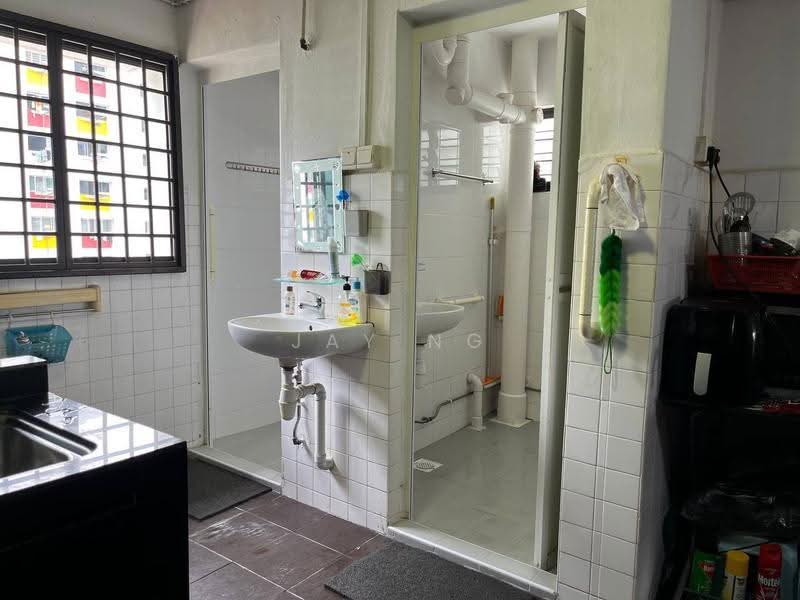 410 Pandan Gardens, 410 Pandan Gardens, Boon Lay / Jurong / Tuas, 2 Bedrooms, 775 sqft, HDB Flat For Sale, by Jay Ng, 500287731 - Bathroom - PropertyGuru.com.sg