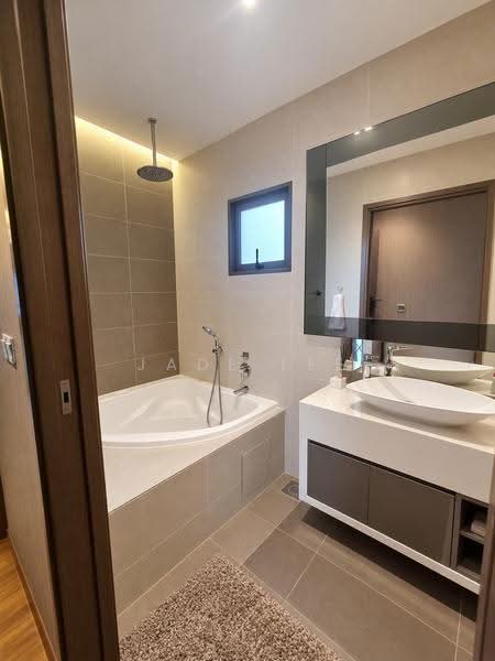 Riverside Melodies, 26A Saint Michael's Road, Balestier / Toa Payoh, 3 Bedrooms, 1,421 sqft, Apartment For Sale, by Jade Lee, 500287741 - Bathroom - PropertyGuru.com.sg