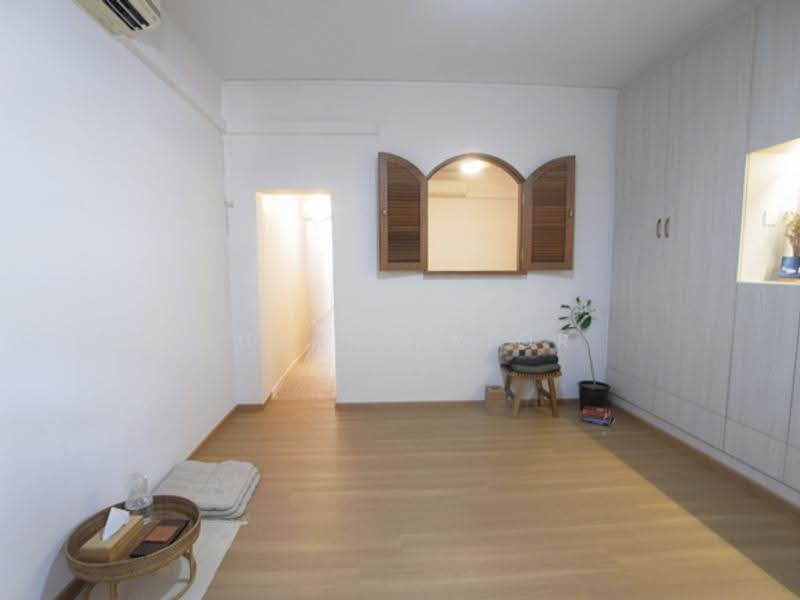 Tiong Bahru Cute Ground Floor Home Office, Nearby Tiong Bahru Walkup Apartment, Alexandra / Commonwealth, 2 Bedrooms, 875 sqft, Walk-up Apartment For Rent, by Susan Prior, 500287751 - Interior - PropertyGuru.com.sg