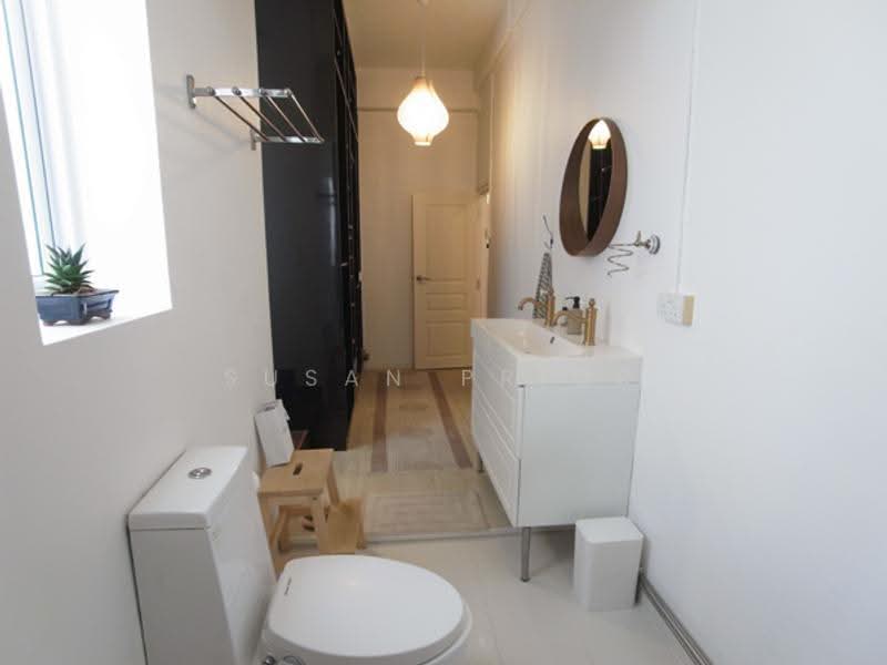 Tiong Bahru Cute Ground Floor Home Office, Nearby Tiong Bahru Walkup Apartment, Alexandra / Commonwealth, 2 Bedrooms, 875 sqft, Walk-up Apartment For Rent, by Susan Prior, 500287751 - PropertyGuru.com.sg