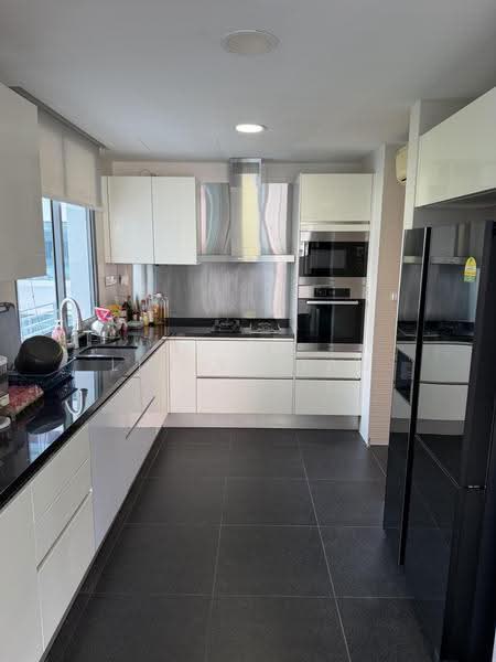 Waterfall Gardens, 8 Farrer Road, Tanglin / Holland / Bukit Timah, 4 Bedrooms, 2,196 sqft, Condominium For Sale, by Lin Yiqian, 500287755 - Kitchen - PropertyGuru.com.sg