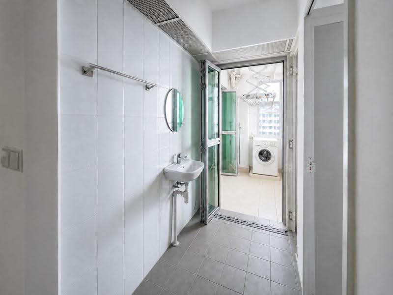 421 Clementi Avenue 1, 421 Clementi Avenue 1, Buona Vista / West Coast / Clementi New Town, 2 Bedrooms, 785 sqft, HDB Flat For Sale, by Wanni Chan 陈寀颖, 500287765 - Bathroom - PropertyGuru.com.sg