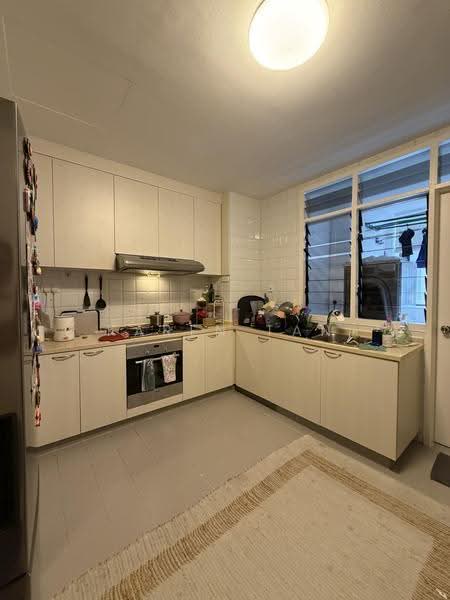 Astrid Meadows, 52 Coronation Road West, Tanglin / Holland / Bukit Timah, 3 Bedrooms, 1,356 sqft, Condominium For Rent, by Karen Tan, 500287769 - Kitchen - PropertyGuru.com.sg