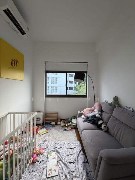 Astrid Meadows, 52 Coronation Road West, Tanglin / Holland / Bukit Timah, 3 Bedrooms, 1,356 sqft, Condominium For Rent, by Karen Tan, 500287769 - Living Room - PropertyGuru.com.sg