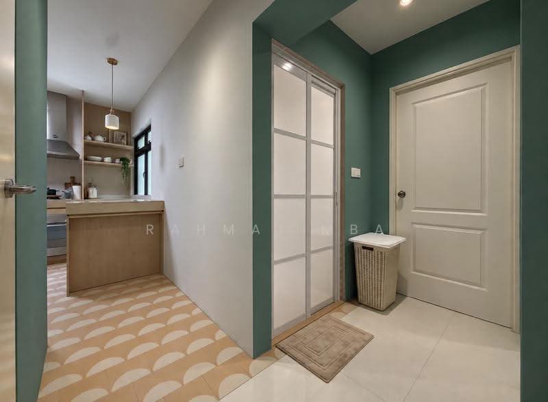 32 Eunos Crescent, 32 Eunos Crescent, Eunos / Geylang / Paya Lebar, 2 Bedrooms, 646 sqft, HDB Flat For Sale, by Rahmat MBA, 500287770 - Walkway to Kitchen - PropertyGuru.com.sg