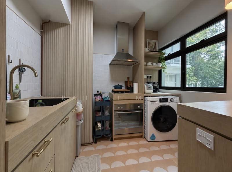 32 Eunos Crescent, 32 Eunos Crescent, Eunos / Geylang / Paya Lebar, 2 Bedrooms, 646 sqft, HDB Flat For Sale, by Rahmat MBA, 500287770 - Kitchen - PropertyGuru.com.sg