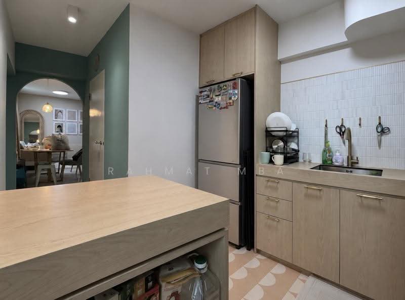 32 Eunos Crescent, 32 Eunos Crescent, Eunos / Geylang / Paya Lebar, 2 Bedrooms, 646 sqft, HDB Flat For Sale, by Rahmat MBA, 500287770 - Kitchen - PropertyGuru.com.sg
