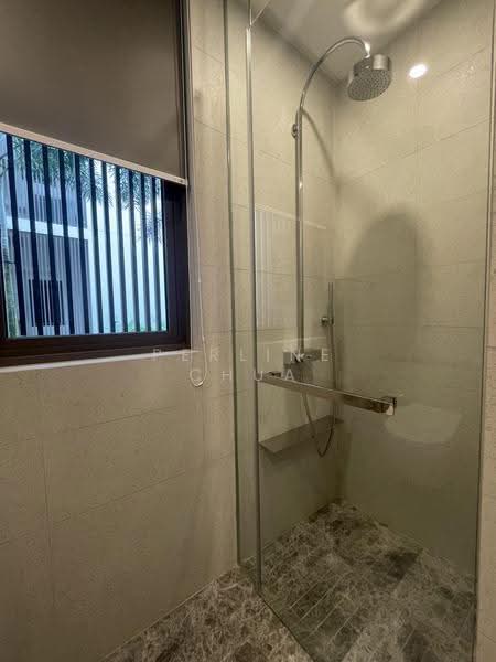 Parksuites, 18 Holland Grove Road, Tanglin / Holland / Bukit Timah, 2 Bedrooms, 872 sqft, Condominium For Sale, by Perline Chua, 500287787 - Bathroom - PropertyGuru.com.sg