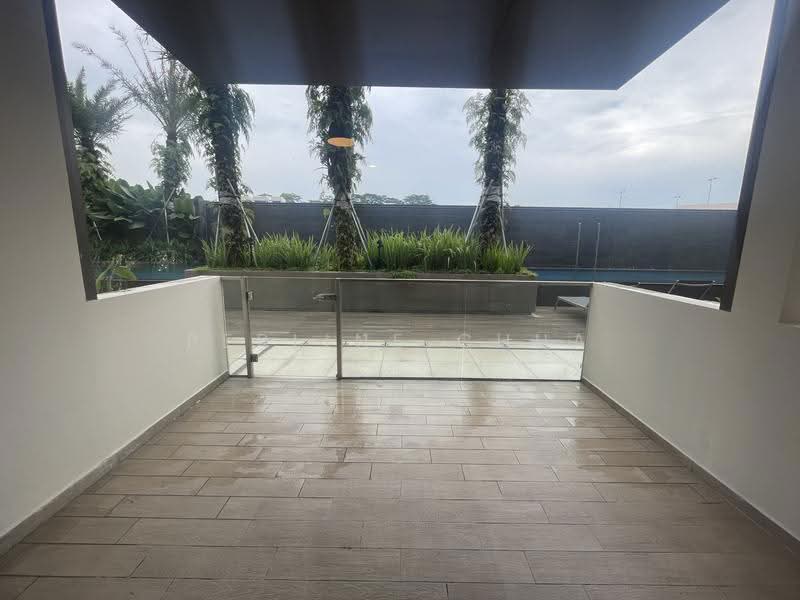 Parksuites, 18 Holland Grove Road, Tanglin / Holland / Bukit Timah, 2 Bedrooms, 872 sqft, Condominium For Sale, by Perline Chua, 500287787 - Balcony - PropertyGuru.com.sg