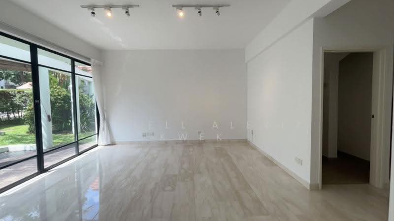 Landed 5 bedroom Terrace near Somerset & Orchard Road, Lloyd Road. Somerset Road, Orchard / River Valley, 5 Bedrooms, 2,242 sqft, Terraced House For Rent, by Meriell Alexiz Kwek, 500287790 - Living Room - PropertyGuru.com.sg