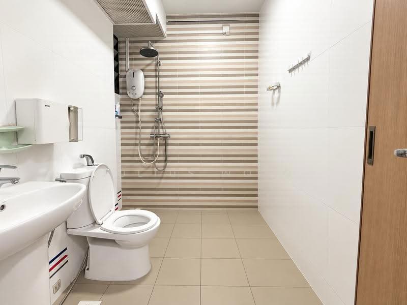 415B Northshore Drive, 415B Northshore Drive, Hougang / Punggol / Sengkang, 3 Bedrooms, 1,205 sqft, HDB Flat For Sale, by Julius Wong, 500287805 - Bathroom - PropertyGuru.com.sg
