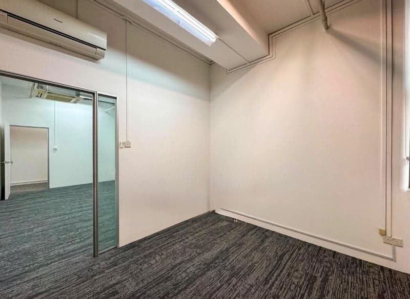 Wcega Tower, 21 Bukit Batok Crescent, Dairy Farm / Bukit Panjang / Choa Chu Kang, 294 sqft, Light Industrial (B1) For Rent, by Daryl Wong, 500287811 - Interior - CommercialGuru.com.sg