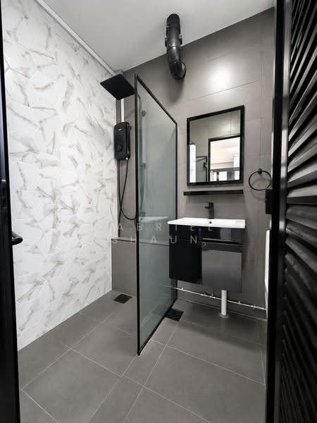 483 Pasir Ris Drive 4, 483 Pasir Ris Drive 4, Pasir Ris / Tampines, 4 Bedrooms, 1,108 sqft, HDB Flat For Sale, by Gabriel Shaun, 500287817 - Bathroom - PropertyGuru.com.sg
