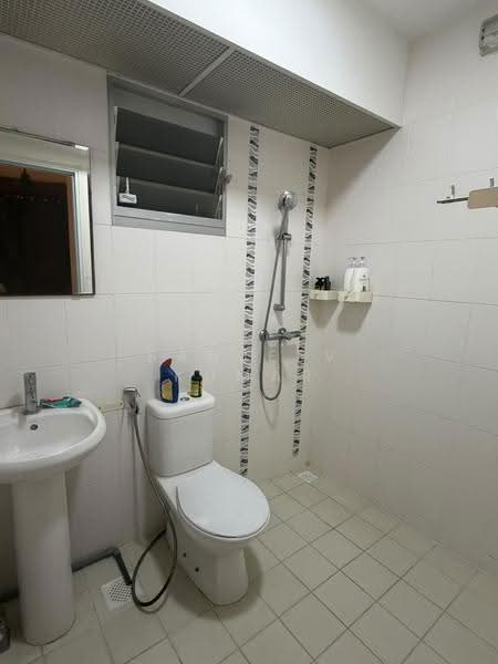 442B Fajar Road, 442B Fajar Road, Dairy Farm / Bukit Panjang / Choa Chu Kang, 2 Bedrooms, 750 sqft, HDB Flat For Rent, by Sanjeev Kumar, 500287819 - Bathroom - PropertyGuru.com.sg