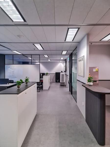 Gateway East, 152 Beach Road, Beach Road / Bugis / Rochor, 4,059 sqft, Office For Rent, by Jeremy Lim, 500287821 - Interior - CommercialGuru.com.sg