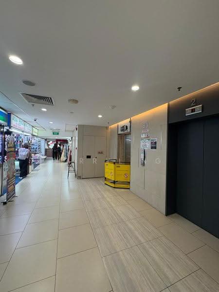 Lucky Plaza, 304 Orchard Road, Orchard / River Valley, 118 sqft, Mall Shop For Sale, by Darryl Ng, 500287824 - CommercialGuru.com.sg