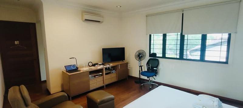 Holland Grove Park, Tanglin / Holland / Bukit Timah, 6 Bedrooms, 6,000 sqft, Semi-Detached House For Sale, by Johnnie Han, 500287850 - Study - PropertyGuru.com.sg