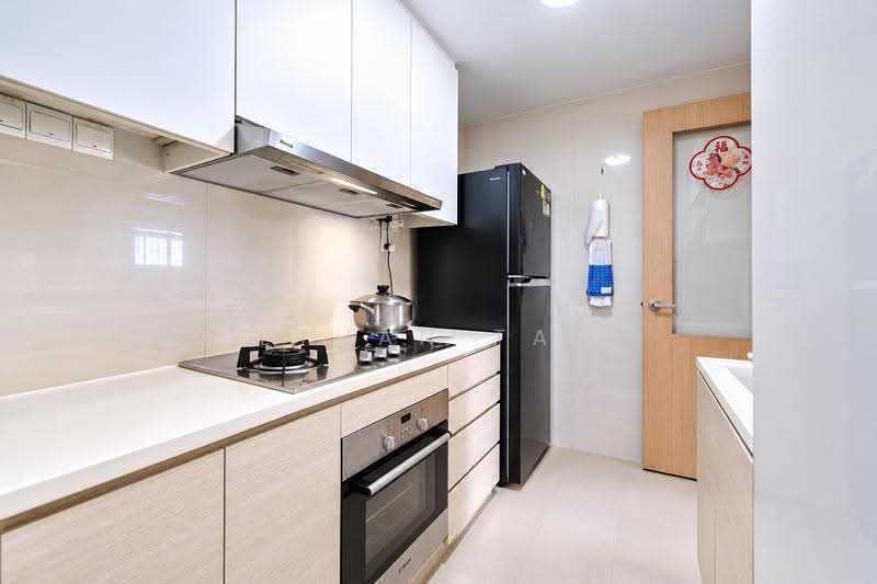 The Tampines Trilliant, 33 Tampines Central 7, Pasir Ris / Tampines, 3 Bedrooms, 872 sqft, Condominium For Sale, by Ethan Tan, 500287858 - Kitchen - PropertyGuru.com.sg