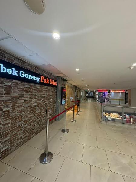 Lucky Plaza, 304 Orchard Road, Orchard / River Valley, 721 sqft, Mall Shop For Sale, by Darryl Ng, 500287867 - CommercialGuru.com.sg