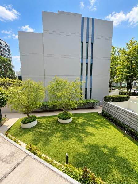 Skies Miltonia, 3 Miltonia Close, Sembawang / Yishun, 3 Bedrooms, 1,130 sqft, Condominium For Sale, by Joy Toh, 500287871 - Exterior - PropertyGuru.com.sg