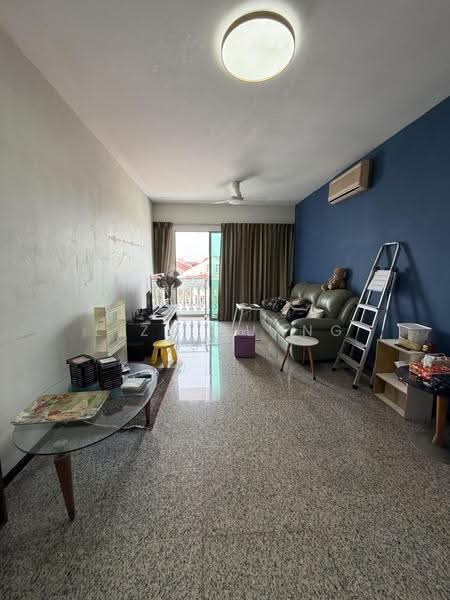 Stratford Court, 41A Bedok Ria Crescent, Bedok / Upper East Coast, 3 Bedrooms, 1,227 sqft, Condominium For Sale, by Liza Huang, 500287917 - Living Room - PropertyGuru.com.sg