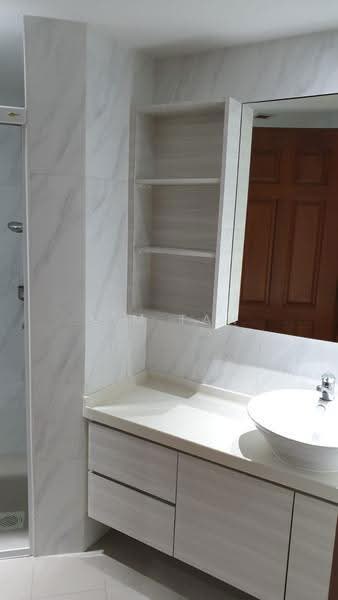The Springbloom, 139 Serangoon Avenue 3, Hougang / Punggol / Sengkang, 2 Bedrooms, 1,130 sqft, Condominium For Rent, by Kim Tan, 500287925 - Bathroom - PropertyGuru.com.sg