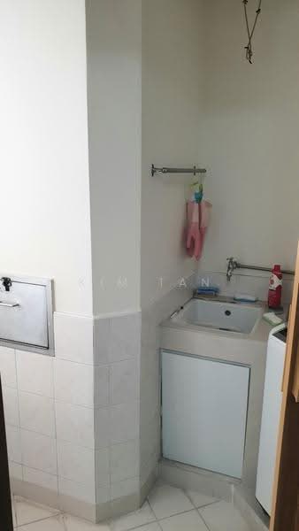 The Springbloom, 139 Serangoon Avenue 3, Hougang / Punggol / Sengkang, 2 Bedrooms, 1,130 sqft, Condominium For Rent, by Kim Tan, 500287925 - Bathroom - PropertyGuru.com.sg