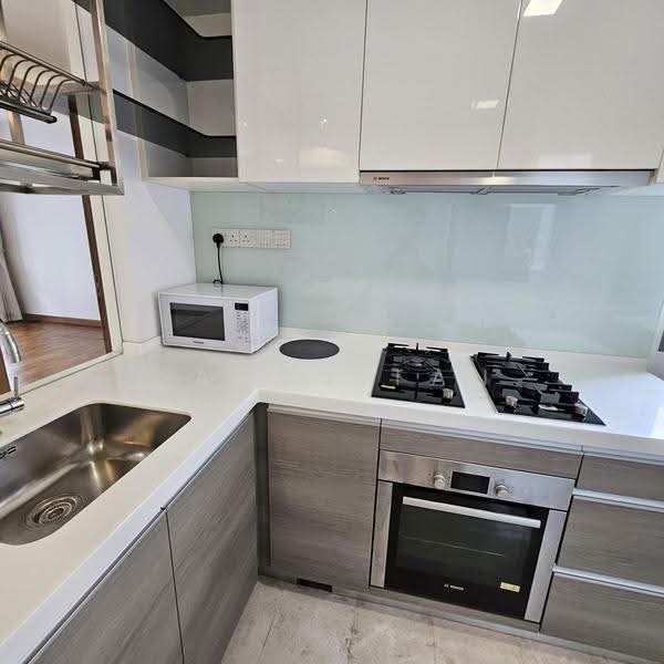 The Shore Residences, 81 Amber Road, East Coast / Marine Parade, 2 Bedrooms, 916 sqft, Condominium For Rent, by James Tan, 500287936 - Kitchen - PropertyGuru.com.sg