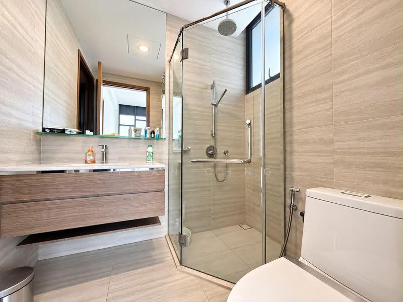 Alana, Sunrise Terrace, Seletar / Yio Chu Kang, 4 Bedrooms, 3,218 sqft, Corner Terrace For Sale, by Ivan Chng, 500287940 - Bathroom - PropertyGuru.com.sg
