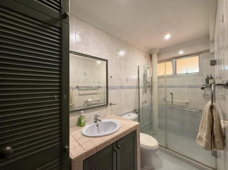 Common Bathroom - Upper Floor