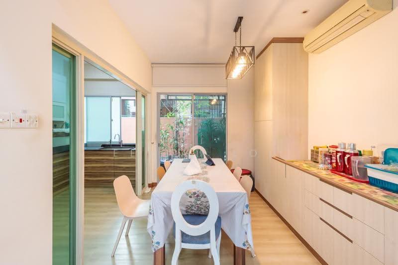 Springhill, Sembawang Walk, Sembawang / Yishun, 5 Bedrooms, 2,917 sqft, Terraced House For Sale, by Eevian Loi, 500287947 - Dining - PropertyGuru.com.sg