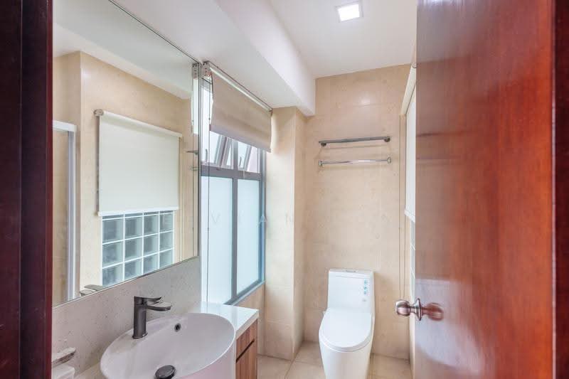 Springhill, Sembawang Walk, Sembawang / Yishun, 5 Bedrooms, 2,917 sqft, Terraced House For Sale, by Eevian Loi, 500287947 - PropertyGuru.com.sg