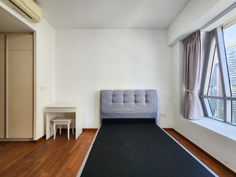 V on Shenton, 5A Shenton Way, Boat Quay / Raffles Place / Marina, 2 Bedrooms, 1,055 sqft, Condominium For Sale, by Chew Lih Yuan, 500287958 - Bedroom - PropertyGuru.com.sg
