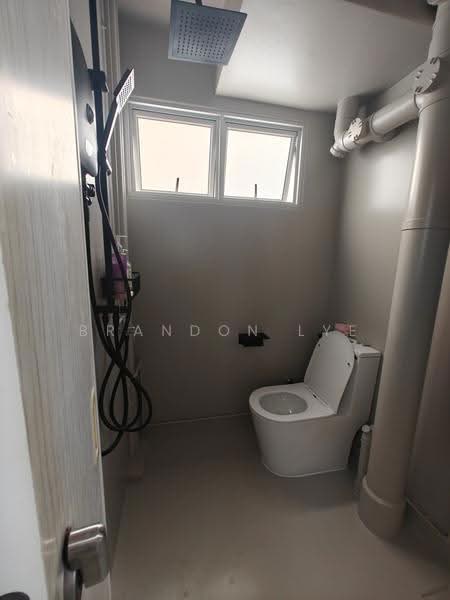 811 Tampines Avenue 4, 811 Tampines Avenue 4, Pasir Ris / Tampines, Room Rental, 350 sqft, HDB Flat For Rent, by Brandon Lye, 500287978 - Bathroom - PropertyGuru.com.sg