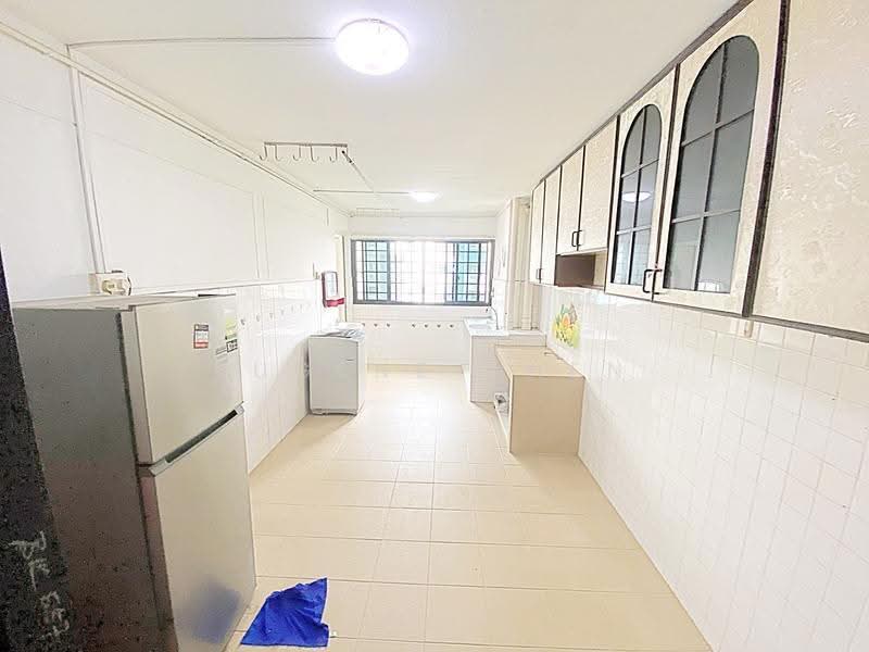 557 Ang Mo Kio Avenue 10, 557 Ang Mo Kio Avenue 10, Ang Mo Kio / Bishan / Thomson, 2 Bedrooms, 732 sqft, HDB Flat For Sale, by Eugene Chen, 500287983 - Kitchen - PropertyGuru.com.sg