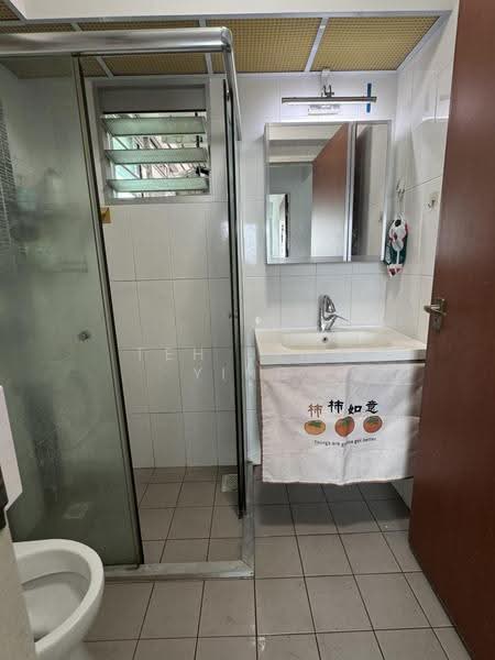 312C Clementi Avenue 4, 312C Clementi Avenue 4, Buona Vista / West Coast / Clementi New Town, 3 Bedrooms, 1,001 sqft, HDB Flat For Sale, by Teh Jing Ying, 500288013 - Bathroom - PropertyGuru.com.sg