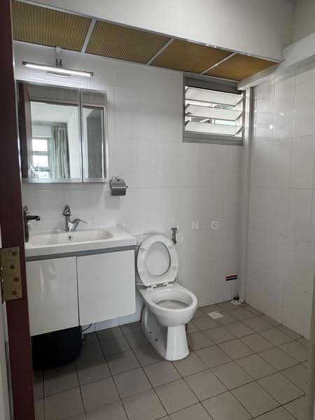 312C Clementi Avenue 4, 312C Clementi Avenue 4, Buona Vista / West Coast / Clementi New Town, 3 Bedrooms, 1,001 sqft, HDB Flat For Sale, by Teh Jing Ying, 500288013 - Bathroom - PropertyGuru.com.sg