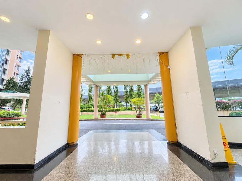 Spacious 2 Bed 2 Bath Condo for Sale ★ No extension, Eunos / Geylang / Paya Lebar, 2 Bedrooms, 980 sqft, Condominium For Sale, by Jane Toh, 500288017 - Entrance - PropertyGuru.com.sg