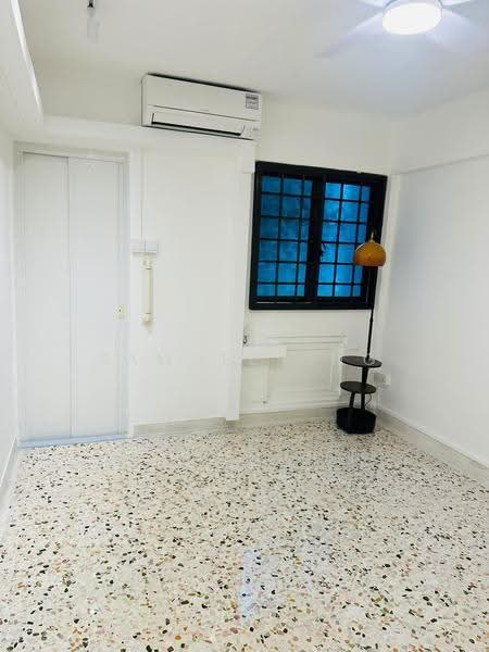 374 Clementi Avenue 4, 374 Clementi Avenue 4, Buona Vista / West Coast / Clementi New Town, Room Rental, 150 sqft, HDB Flat For Rent, by Samuel Ong, 500288025 - Master Bedroom - PropertyGuru.com.sg