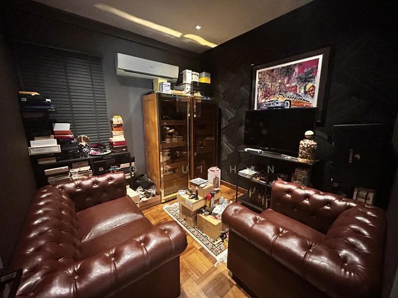 Spacious Corner Terrace at Hillview, Hillview way, Dairy Farm / Bukit Panjang / Choa Chu Kang, 5 Bedrooms, 3,700 sqft, Terraced House For Sale, by Ng Rui Han, 500288028 - PropertyGuru.com.sg
