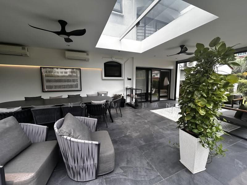 Spacious Corner Terrace at Hillview, Hillview way, Dairy Farm / Bukit Panjang / Choa Chu Kang, 5 Bedrooms, 3,700 sqft, Terraced House For Sale, by Ng Rui Han, 500288028 - PropertyGuru.com.sg