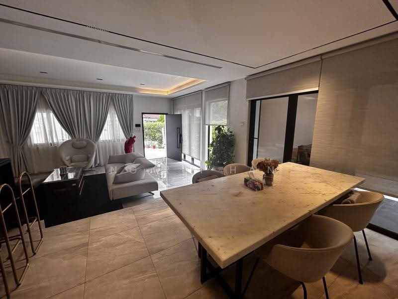 Spacious Corner Terrace at Hillview, Hillview way, Dairy Farm / Bukit Panjang / Choa Chu Kang, 5 Bedrooms, 3,700 sqft, Terraced House For Sale, by Ng Rui Han, 500288028 - PropertyGuru.com.sg