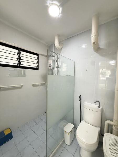 272 Tampines Street 22, 272 Tampines Street 22, Pasir Ris / Tampines, 4 Bedrooms, 1,851 sqft, HDB Flat For Sale, by Rusydi Yusoff, 500288038 - Bathroom - PropertyGuru.com.sg