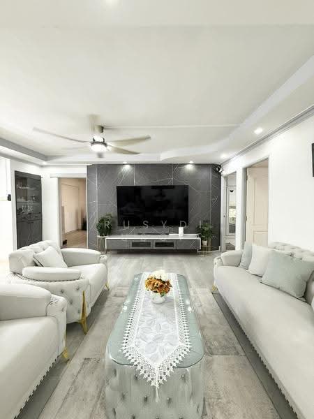 272 Tampines Street 22, 272 Tampines Street 22, Pasir Ris / Tampines, 4 Bedrooms, 1,851 sqft, HDB Flat For Sale, by Rusydi Yusoff, 500288038 - Living Room - PropertyGuru.com.sg