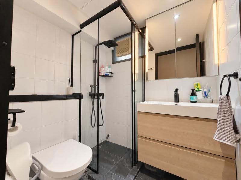 90 Dawson Road, 90 Dawson Road, Alexandra / Commonwealth, 3 Bedrooms, 1,023 sqft, HDB Flat For Sale, by Joey Chua, 500288044 - Common Bathroom - PropertyGuru.com.sg