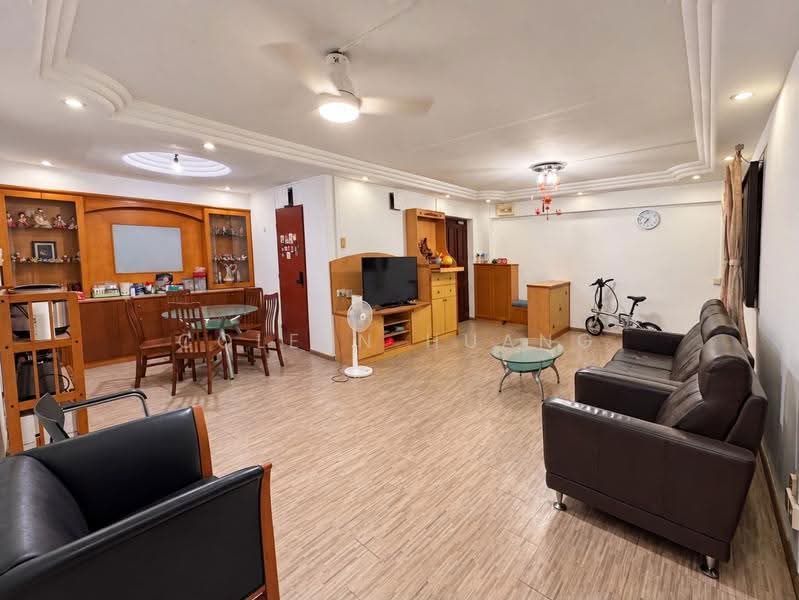 480 Sembawang Drive, 480 Sembawang Drive, Sembawang / Yishun, 3 Bedrooms, 1,206 sqft, HDB Flat For Sale, by Coleen Huang, 500288050 - Living Room - PropertyGuru.com.sg