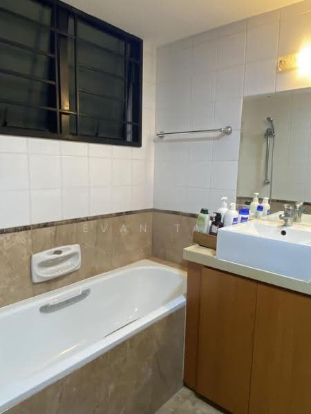 Central Grove, Eunos / Geylang / Paya Lebar, Room Rental, 180 sqft, Condominium For Rent, by Evan Tan, 500288058 - Bathroom - PropertyGuru.com.sg