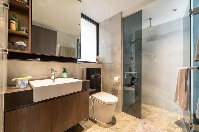 Riverfront Residences, 57 Hougang Avenue 7, Hougang / Punggol / Sengkang, 4 Bedrooms, 1,485 sqft, Condominium For Sale, by Alex Deven, 500288059 - Bathroom - PropertyGuru.com.sg