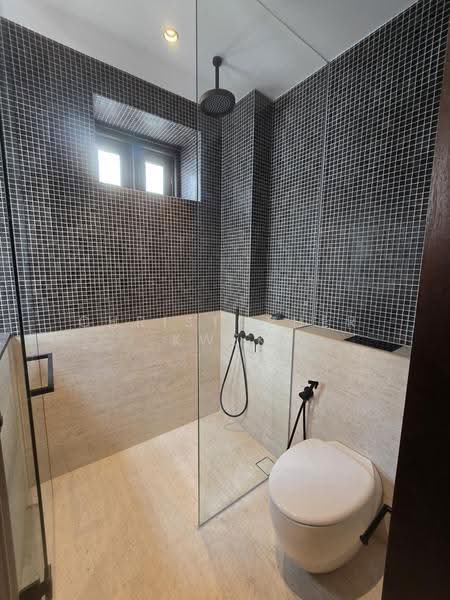 Keong Siak Road Shophouse, Chinatown / Tanjong Pagar, 5,158 sqft, Office For Rent, by Christopher Kwek, 500288076 - Bathroom - CommercialGuru.com.sg